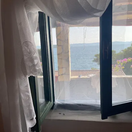 Robinzonska Kuca Uz Сasa de vacaciones *