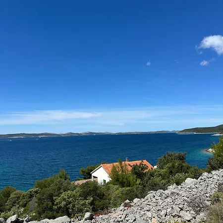 Robinzonska Kuca Uz *