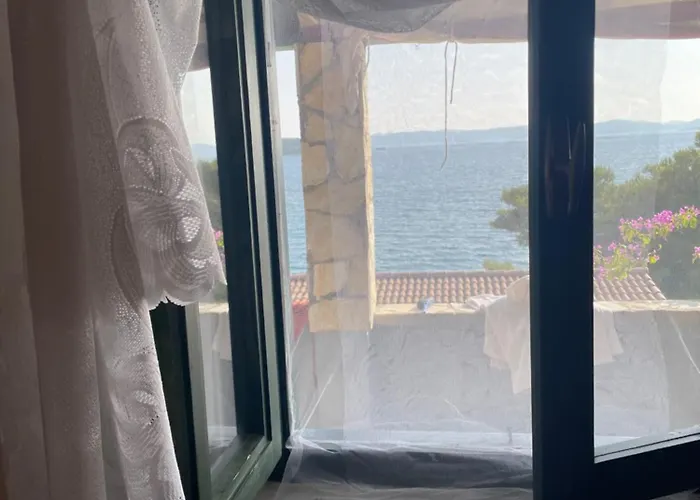 Robinzonska Kuca Uz Сasa de vacaciones *