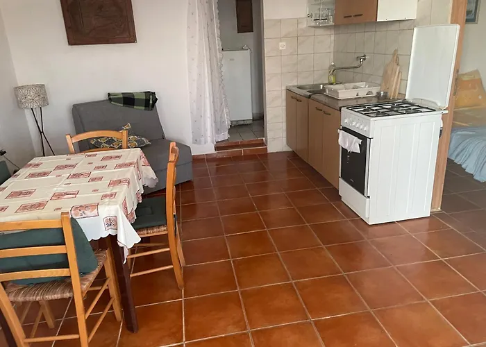 Сasa de vacaciones Robinzonska Kuca Uz *